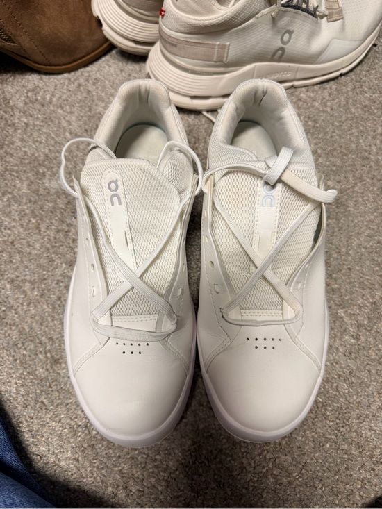 On Running Shoes - On Running Women's White Low-Profile Sneakers